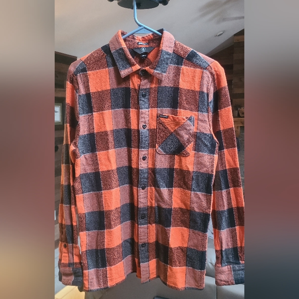 Volcom medium flannel
